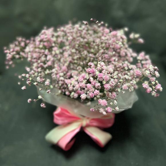 Композиция нежный букет из гипсофилы