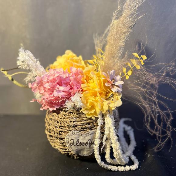 Композиция сухоцветы к плетеной сумочке